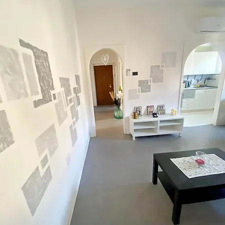 Giulia Apartmán Monfalcone